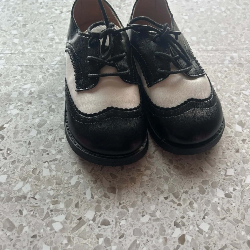 New mg baby shoes kids size (29) US 11